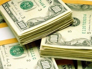 Курс доллара не изменился, евро опустился на валютных торгах четверга